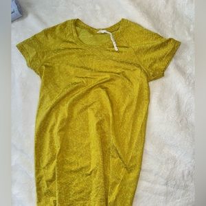 Lululemon Swiftly tech short sleeves size 8